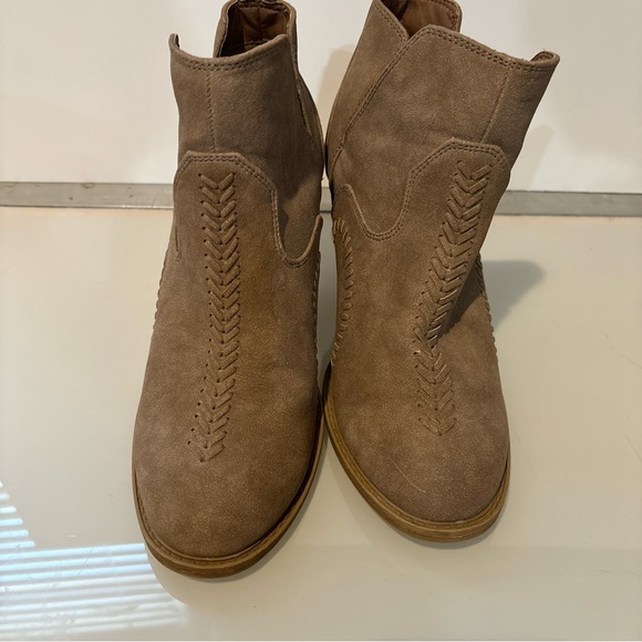 Suede slip on booty, higher heel, tanning color, size 7 1/2 medium - Picture 6 of 6